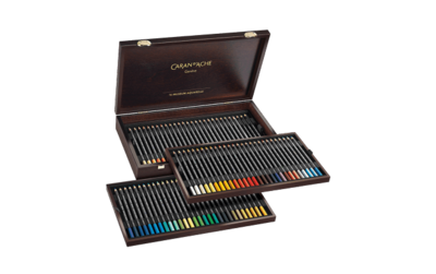 Houten koffer met 80 kleuren + 4 (watervermengbare) grafiet potloden / Wooden Box Caran d'Ache Museum Aquarelpotlood / Pencil Set 476